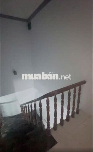 Nhà nguyên căn, trệt, lầu, hẽm 2 ô tô tránh nhau