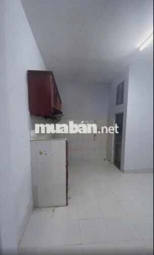 Nhà nguyên căn, trệt, lầu, hẽm 2 ô tô tránh nhau