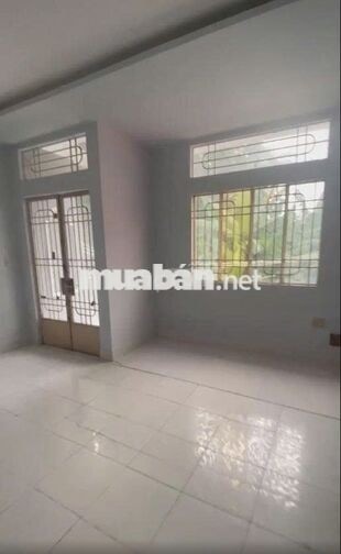 Nhà nguyên căn, trệt, lầu, hẽm 2 ô tô tránh nhau