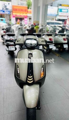 Piaggio Sprint 2022 màu Nâu đồng