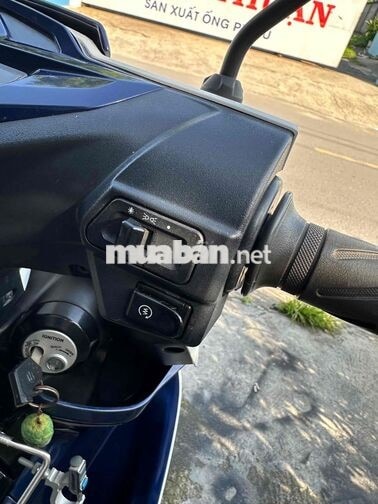 Suzuki Impulse 2016 trắng xanh