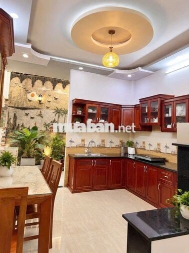 CHO THUÊ NHÀ 3 LẦU MỚI ĐẸP FULL NỘI THẤT HẺM ĐƯỜNG HUỲNH THỊ HAI Q12 