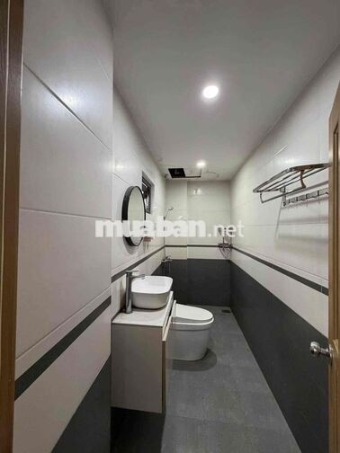 Cho thuê nhà sân vườn 2 tầng ĐỐNG ĐA, Hải Châu. Rộng Rãi như hình.