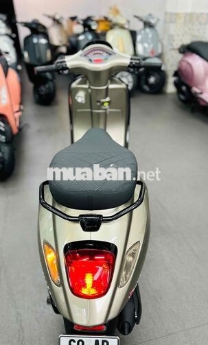 Piaggio Sprint 2022 màu Nâu đồng
