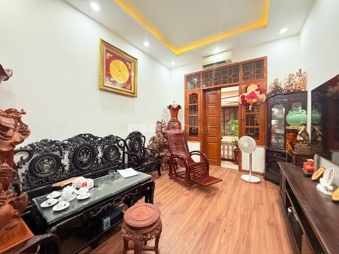 Bán nhà phân lô Nguyễn Phúc Lai Vip Đông Đa, 2 thoáng, giá 18.9 tỷ.