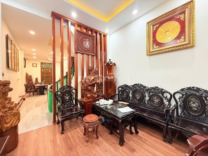 Bán nhà phân lô Nguyễn Phúc Lai Vip Đông Đa, 2 thoáng, giá 18.9 tỷ.