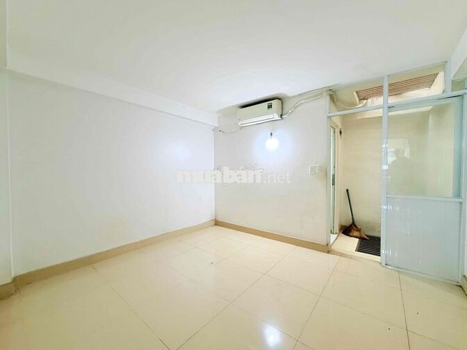 NHÀ HẺM XE HƠI CHÍNH CHỦ NGAY CHỢ GẤU 3 T 490