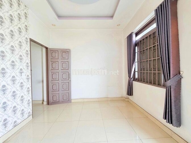 NHÀ HẺM XE HƠI CHÍNH CHỦ NGAY CHỢ GẤU 3 T 490