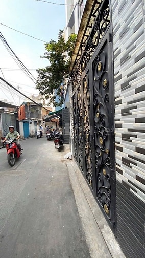 BÁN NHÀ 211/120 ĐƯỜNG HOÀNG HOA THÁM, P.5, Q. PHÚ NHUẬN 