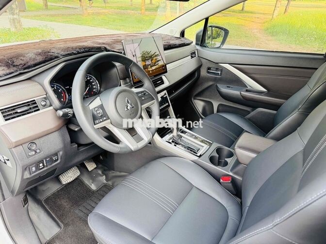 Mitsubishi Xpander 2024 Premium Trắng