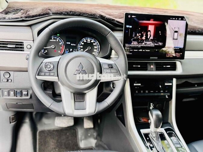 Mitsubishi Xpander 2024 Premium Trắng