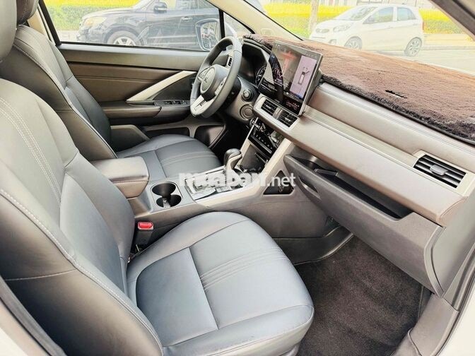 Mitsubishi Xpander 2024 Premium Trắng