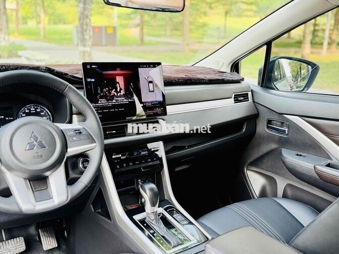 Mitsubishi Xpander 2024 Premium Trắng