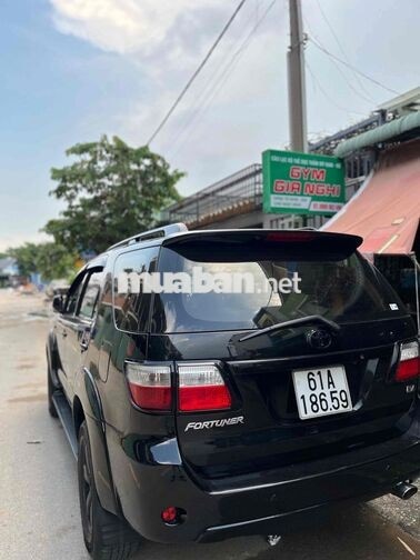 Toyota Fortuner 2.7V , 2 cầu số tự động