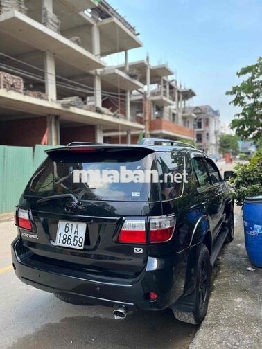 Toyota Fortuner 2.7V , 2 cầu số tự động