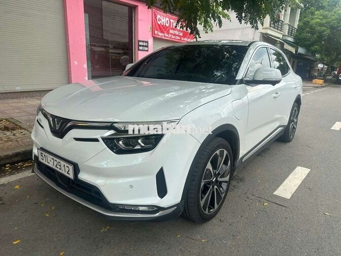 VinFast VF 8 2025 Plus 23.000 km trắng