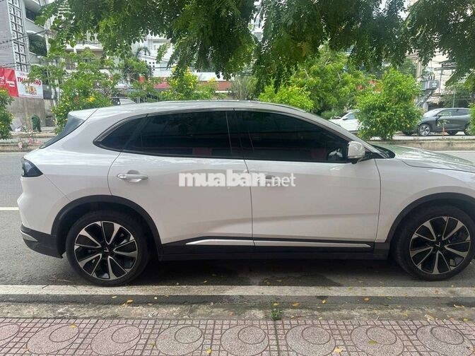 VinFast VF 8 2025 Plus 23.000 km trắng
