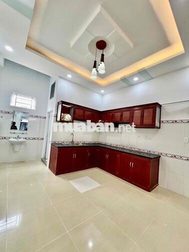 Cho Thuê Nhà Sạch Sẻ DT 4x18m 1Trệt 2Lầu 3Pn 4Wc Hẻm Xe Tải Sân Thượng