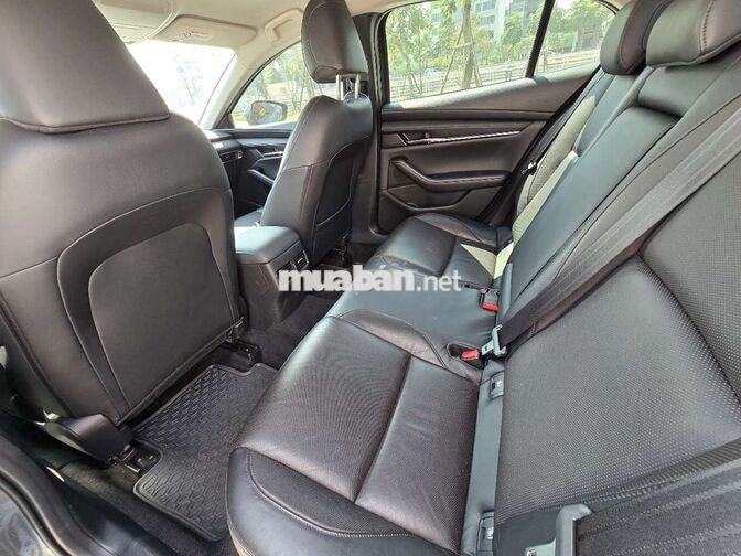 Mazda 3 Luxury 2023 Xám 16000 km
