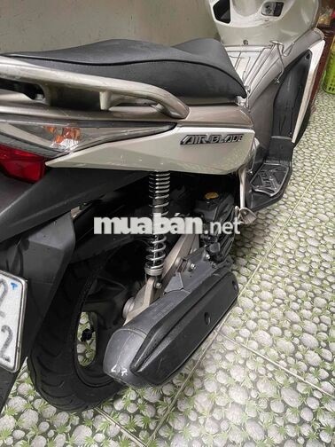 Honda Airblade 2011 màu trắng chính chủ,biển Tphcm