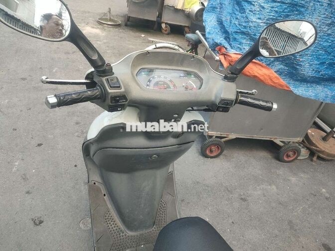 SYM Attila màu trắng