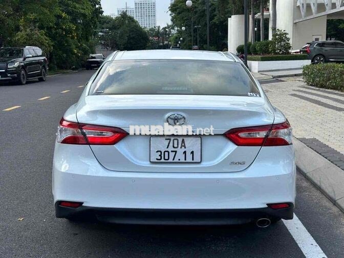 Toyota Camry 2021 2.0G 3.2 vạn km Trắng