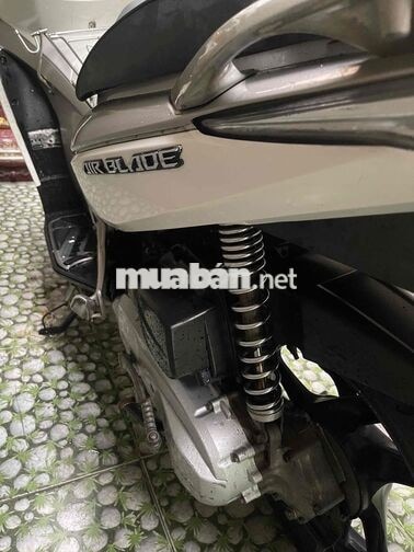 Honda Airblade 2011 màu trắng chính chủ,biển Tphcm