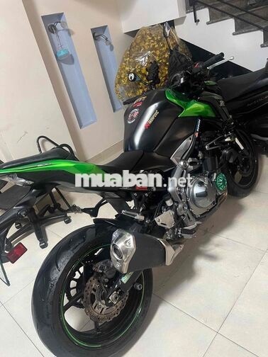 Kawasaki Z900 Xanh lá đen
