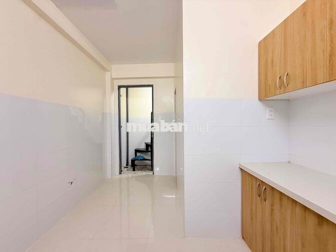 NHÀ 1 TRỆT 1 LẦU NGAY CỘNG HOÀ- HOÀNG HOA THÁM