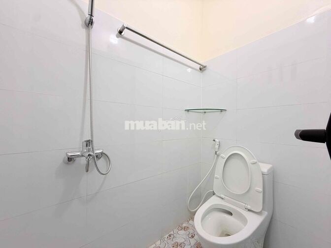 NHÀ 1 TRỆT 1 LẦU NGAY CỘNG HOÀ- HOÀNG HOA THÁM