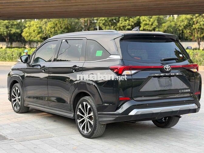 Toyota Veloz 2022 Top Đen 7 chỗ