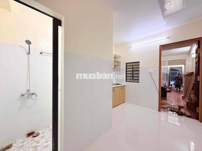 NHÀ 1 TRỆT 1 LẦU NGAY CỘNG HOÀ- HOÀNG HOA THÁM
