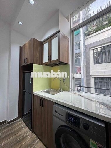 STUDIO FULL NỘI THẤT – CỬA KÍNH LỚN, MÁY GIẶT RIÊNG NGUYỄN TRÃI QUẬN 1