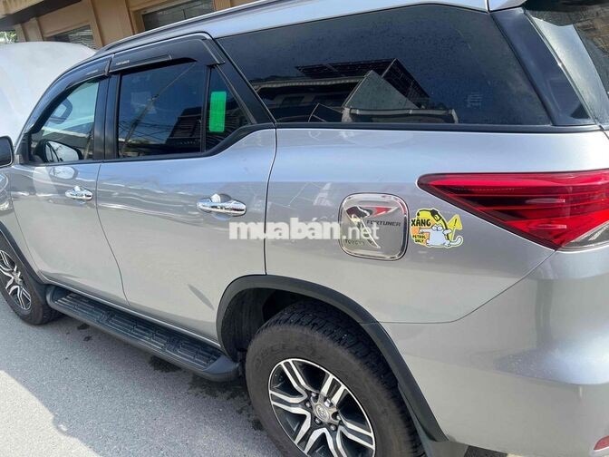Toyota Fortuner 2018 2.7V 90.000km bạc