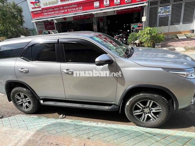 Toyota Fortuner 2018 2.7V 90.000km bạc