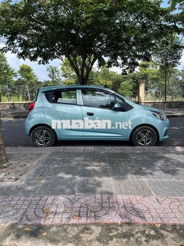 Chevrolet Spark 5 chỗ Xanh
