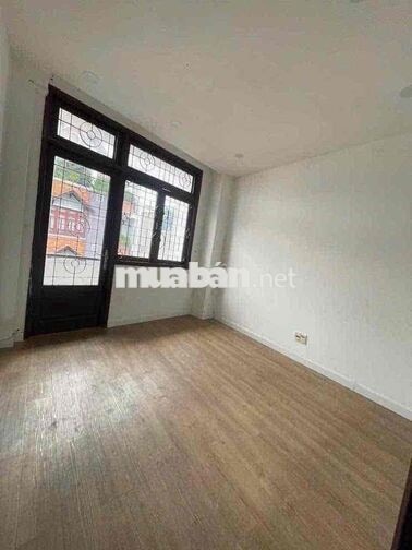Mặt Tiền Trần Minh Quyền Quận 10 42 m² 5 Tầng 5 PN - 28 Triệu