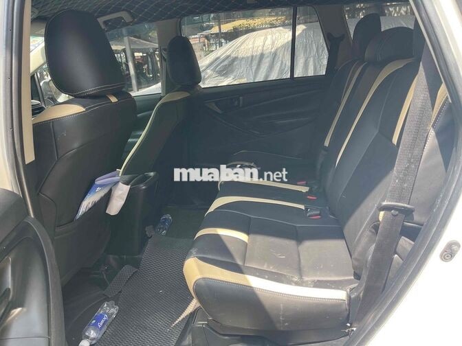 Toyota Innova 2018 2.0E trắng