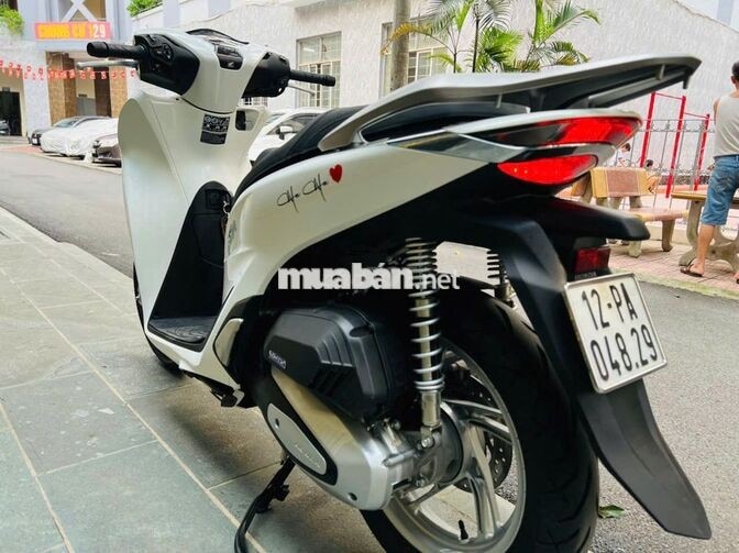 Honda SH 125i 2024 màu trắng nguyên bản