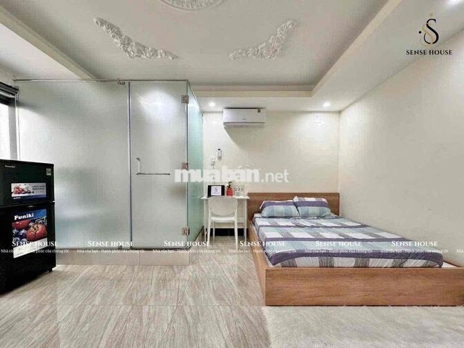 Cho thuê phòng trọ FULL NỘI THẤT có ban công tại trung tâm Quận 10