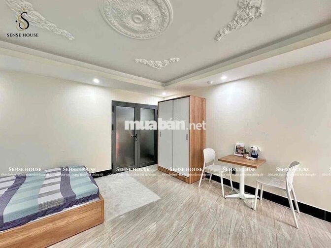 Cho thuê phòng trọ FULL NỘI THẤT có ban công tại trung tâm Quận 10