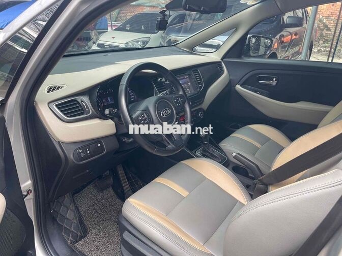 Kia Rondo 2016 7 chỗ màu Bạc