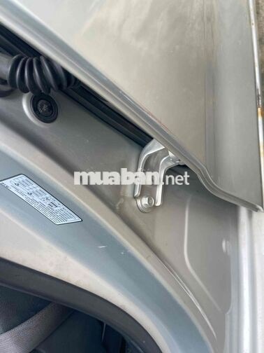 Kia Rondo 2016 7 chỗ màu Bạc