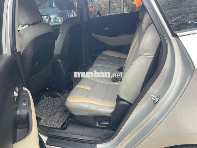 Kia Rondo 2016 7 chỗ màu Bạc