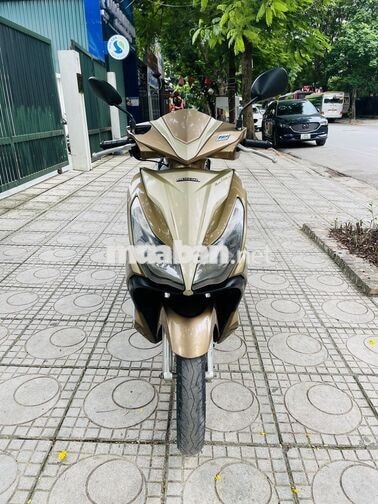 Honda Air Blade 125cc màu vàng đồng