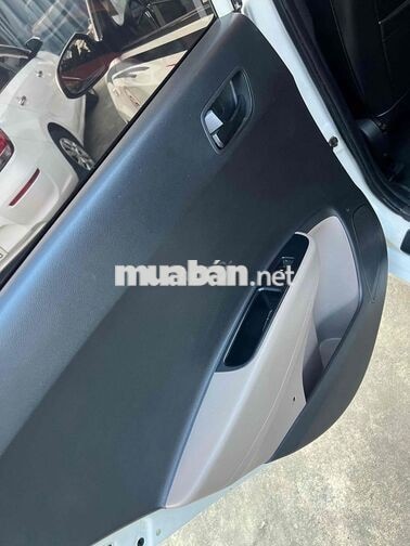 Hyundai Grand i10 5 chỗ Số sàn Trắng