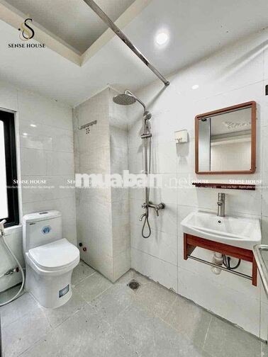 Cho thuê phòng trọ FULL NỘI THẤT có ban công tại trung tâm Quận 10
