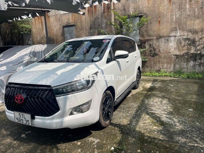 Toyota Innova 2018 2.0E trắng