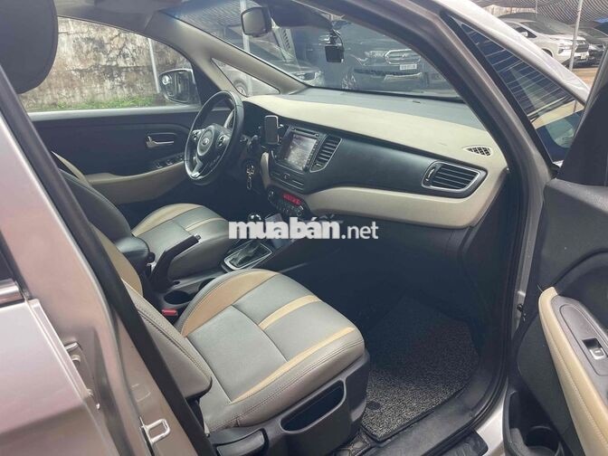 Kia Rondo 2016 7 chỗ màu Bạc