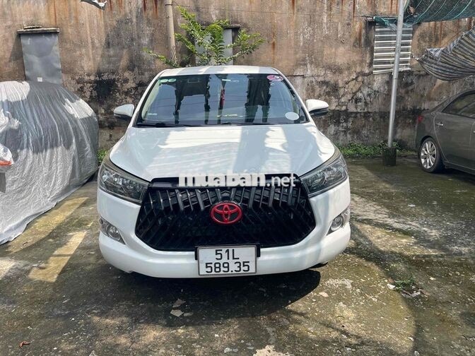Toyota Innova 2018 2.0E trắng